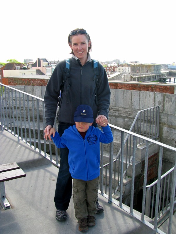 Jodi Hutchinson Bilder, News, Infos aus dem Web